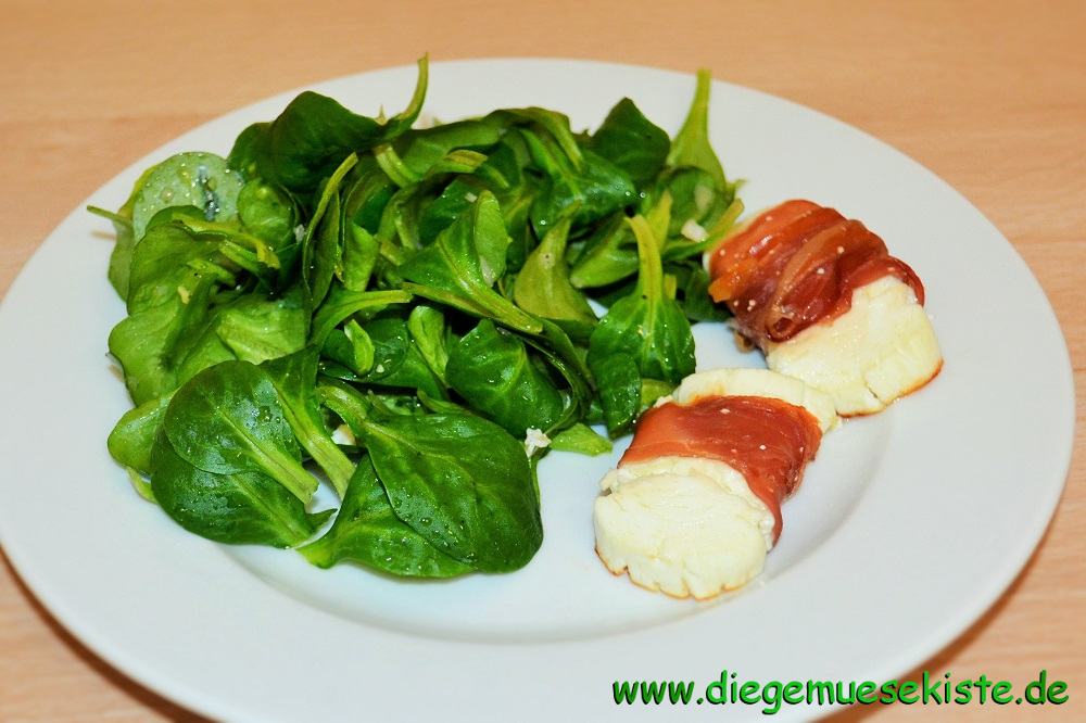 Feldsalat mit Ziegenkäse- Serrano-Päckchen – Die Gemüsekiste