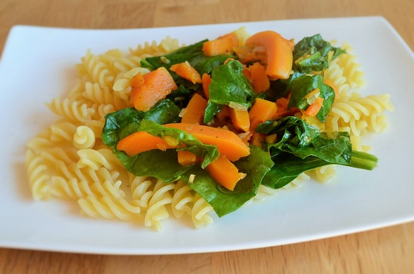 Muskatkürbis-Mangold-Sauce mit Senf