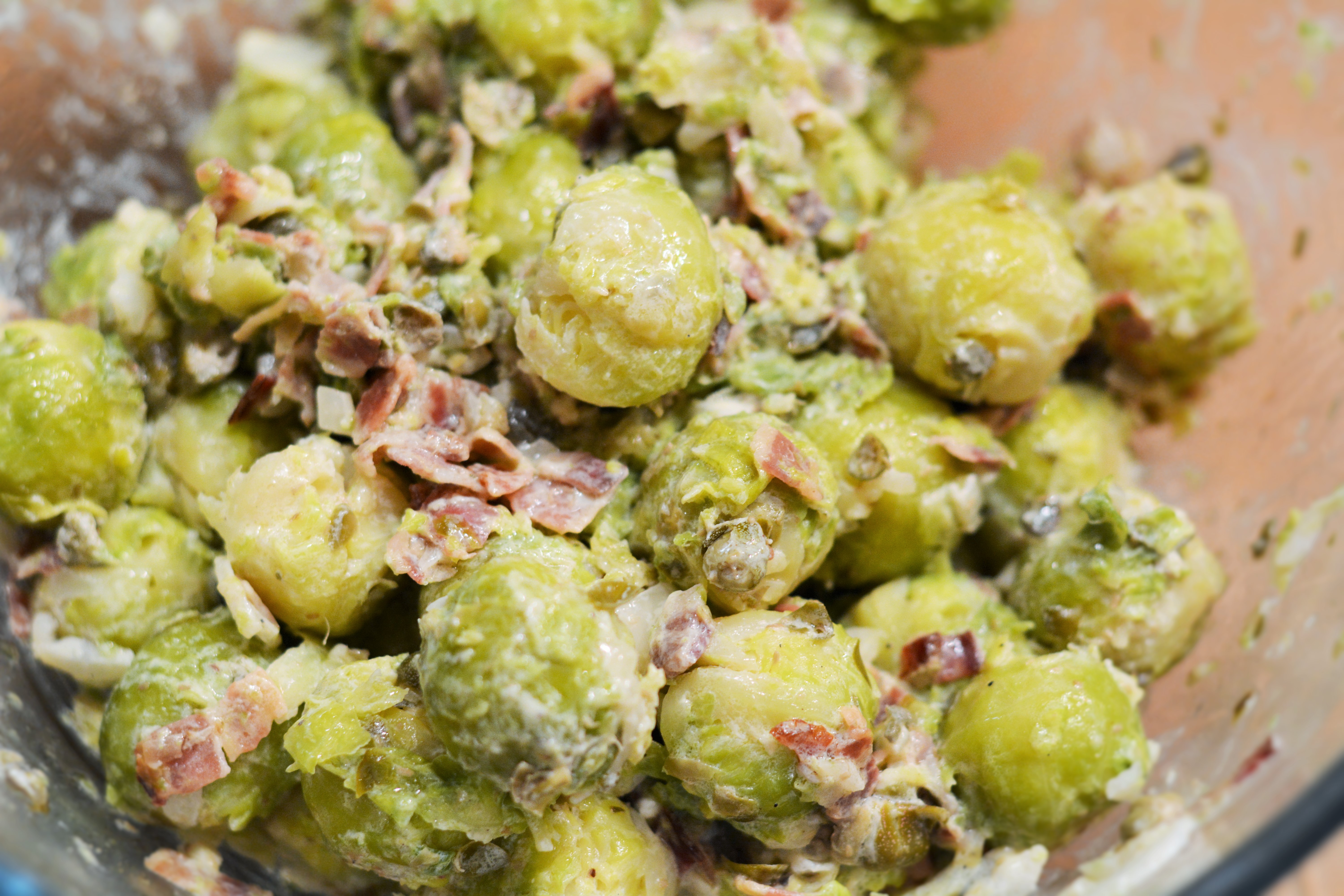 Rosenkohlsalat mit Kaperncreme – Die Gemüsekiste