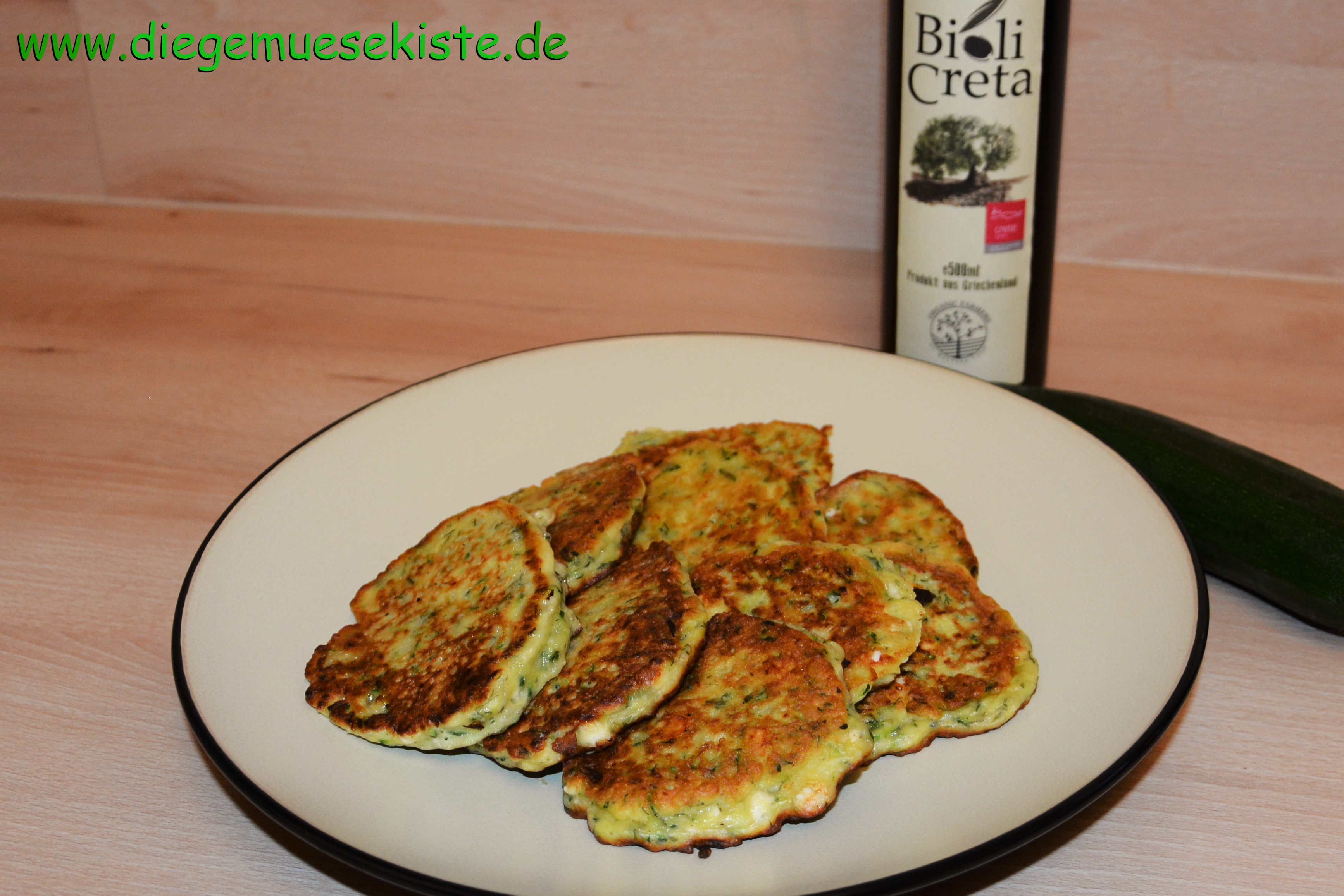 Griechische Zucchinipuffer – Die Gemüsekiste