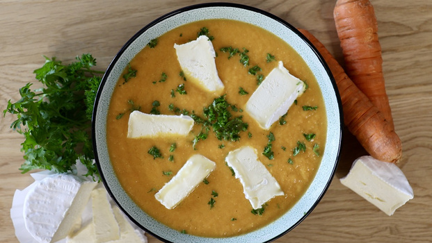 Rezeptbild für Cremige Möhrensuppe mit Brillat Savarin