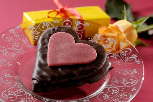 Produktfoto zu Valentinsherz mit Nougat-Buttercreme