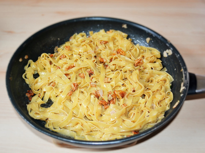 Rezeptbild für Tagliatelle mit Walnüssen