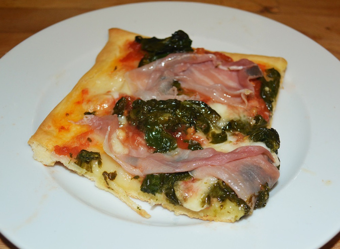 Rezeptbild für Pizza Spinat-Schinken