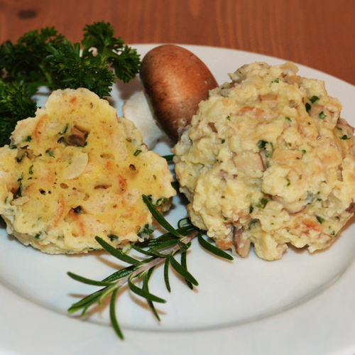 Rezeptbild für Champignon-Knödel