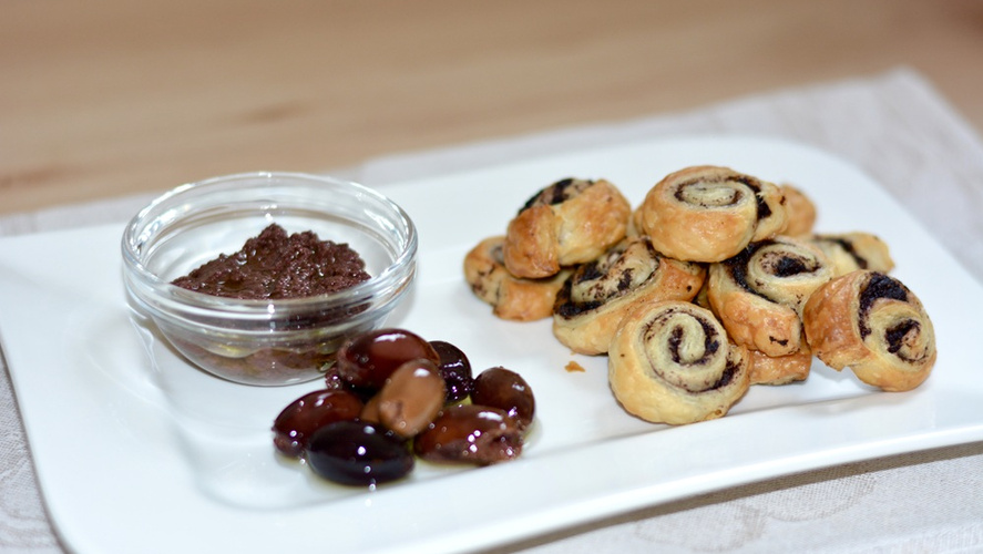 Rezeptbild für Oliven-Blätterteig-Röllchen