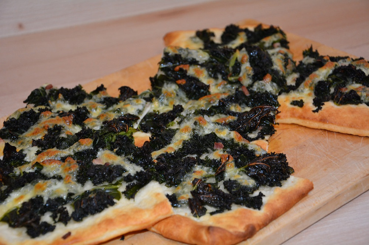 Rezeptbild für Grünkohl-Pizza