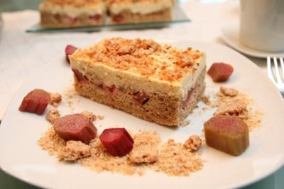 Produktfoto zu Rhabarber-Vanille Kuchen, 4 Stück