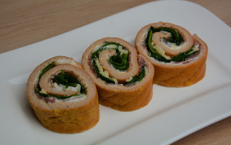 Rezeptbild für Italienische Omelette-Rolle mit Spinat