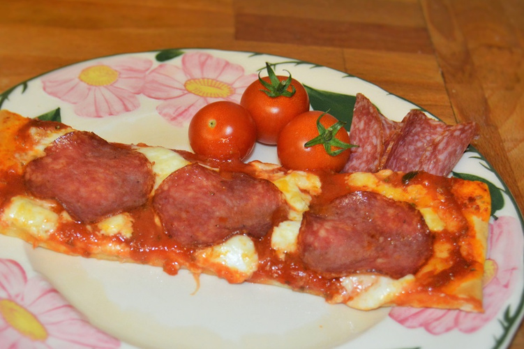 Rezeptbild für Pizza Salami