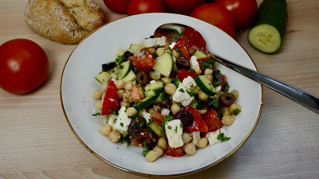 Rezeptbild für Kretischer Kichererbsensalat mit Tomaten