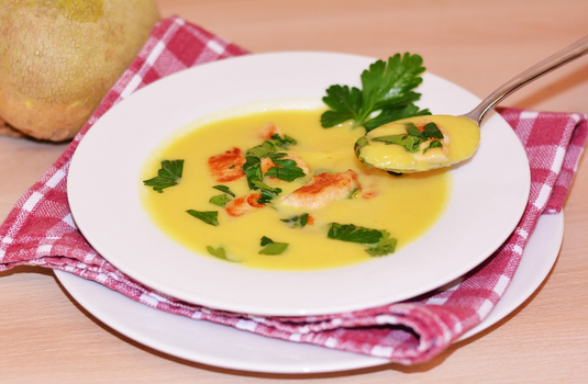 Rezeptbild für Steckrüben-Currysuppe mit Hähnchenfilet