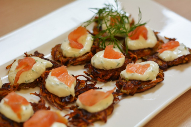 Rezeptbild für Mini Batate-Puffer mit Lachs