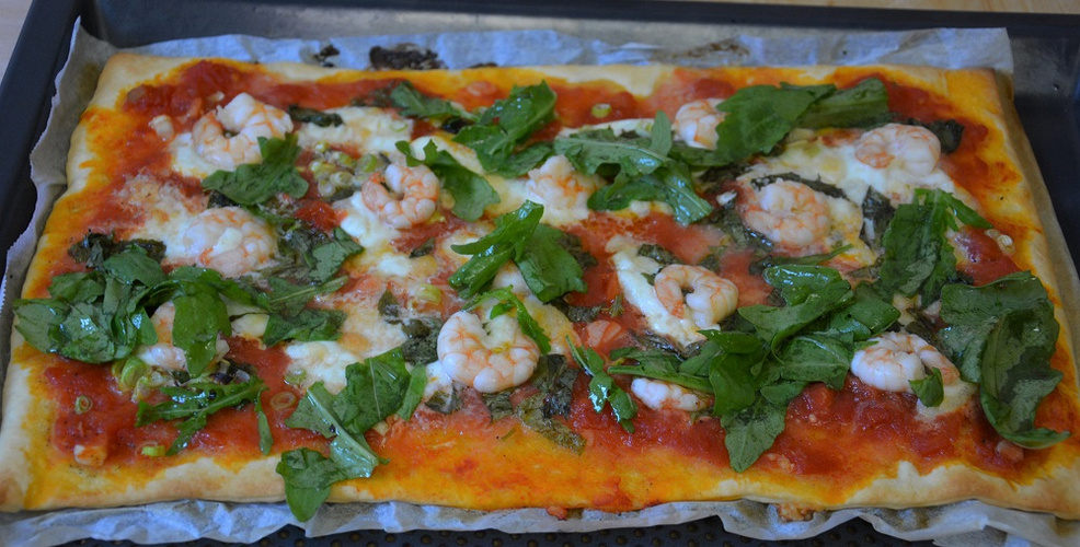 Rezeptbild für Pizza Garnelen mit Rucola