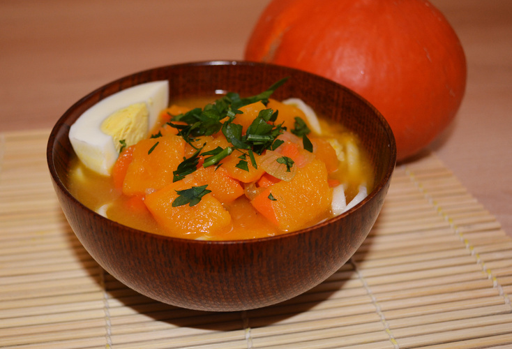 Rezeptbild für Miso-Udon-Suppe mit Kürbis