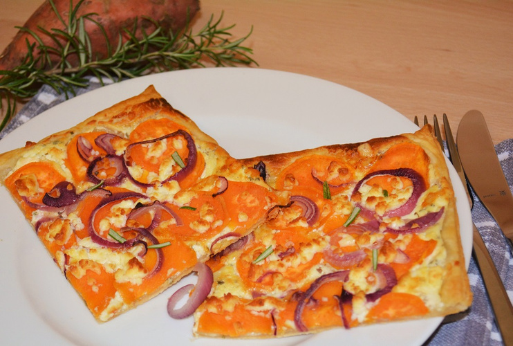 Rezeptbild für Blätterteigpizza mit Batate