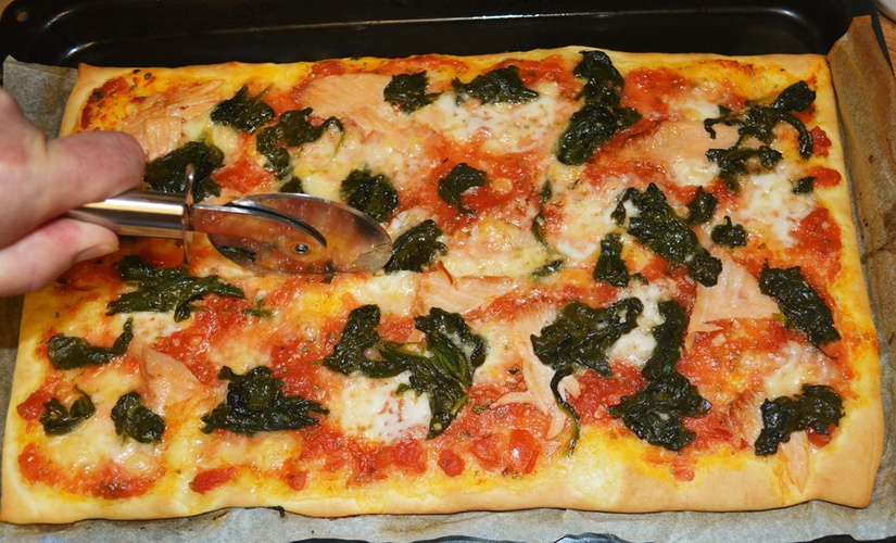 Rezeptbild für Pizza Spinat Lachs